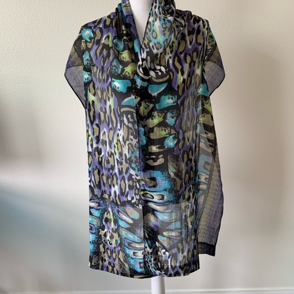 100% silk Vibrant Animal Print Scarf - Picture 1 of 7